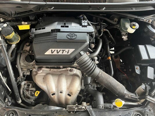 Toyota RAV4 2.0-16V VVT-i Sol (Automaat) 150pk 2004, 76-HFB-9 Youngtimer