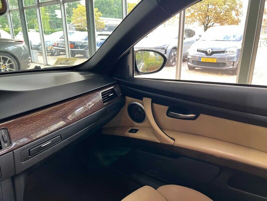 BMW M3 Cabriolet E93 4.0 V8 420pk 2008 HANDGESCHAKELD Youngtimer