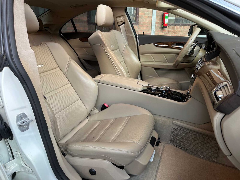 Mercedes-Benz CLS63 AMG 5.5 V8 525PS 2012 CLS-Klasse (53.000 KM)