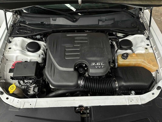 Dodge Challenger SXT PLUS 3.6 V6 305pk 2016