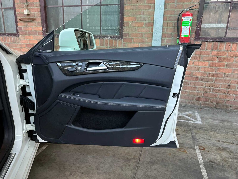 Mercedes-Benz CLS500 4Matic Shooting Brake 4.7 V8 408PS 2013 CLS-Klasse