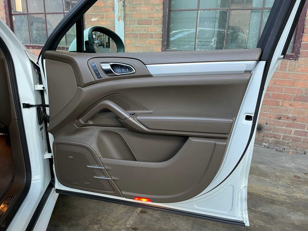 Porsche Cayenne Turbo 4.8 V8 500PS 2013 GTS Paket