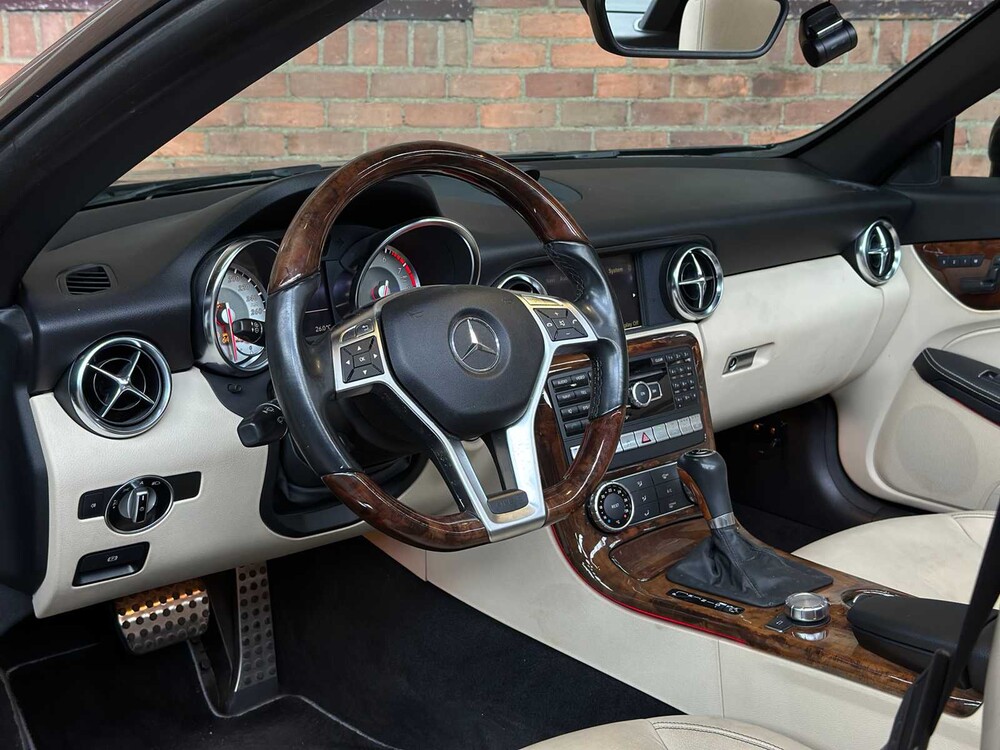 Mercedes-Benz SLK350 3.5 V6 306PS 2011 SLK-Klasse (43.000 KM)