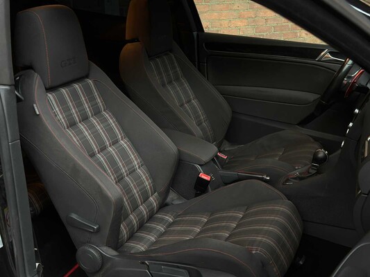 Volkswagen Golf GTI VI 2.0 DSG 211pk 2010 (NEW ENGINE 71.547) Golf 6, J-699-TZ