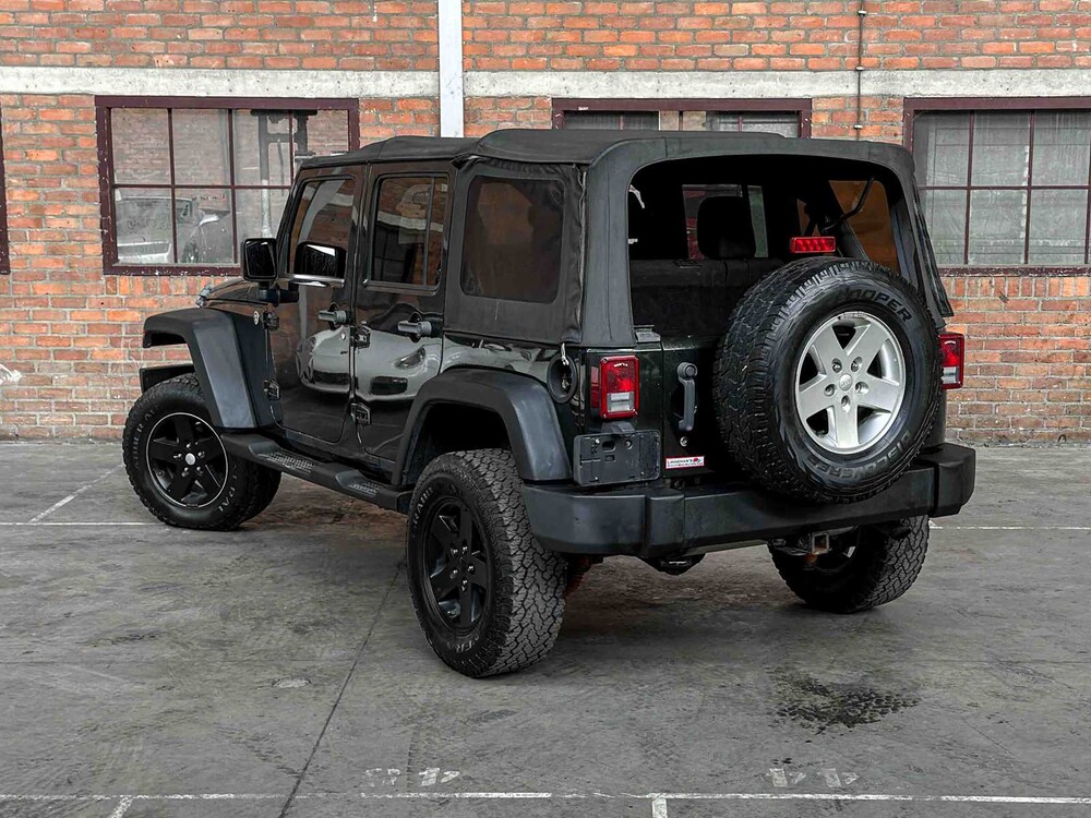 Jeep Wrangler Unlimited Sport 3.8 V6 199PS 2011