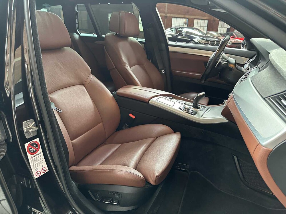 BMW 550i 4.4 V8 High Executive M-Sport F11 408PS 2011 5er Touring, HP-259-J