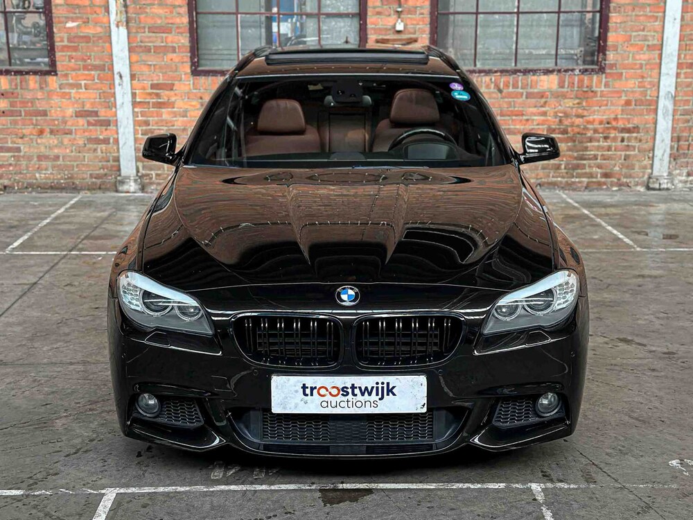 BMW 550i 4.4 V8 High Executive M-Sport F11 408PS 2011 5er Touring, HP-259-J