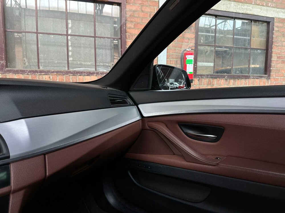 BMW 550i 4.4 V8 High Executive M-Sport F11 408PS 2011 5er Touring, HP-259-J