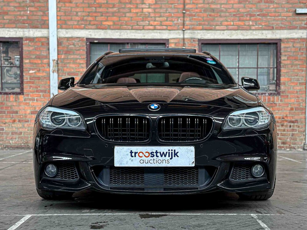 BMW 550i 4.4 V8 High Executive M-Sport F11 408PS 2011 5er Touring, HP-259-J