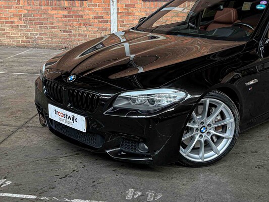 BMW 550i 4.4 V8 High Executive M-Sport F11 408pk 2011 5-serie Touring, HP-259-J