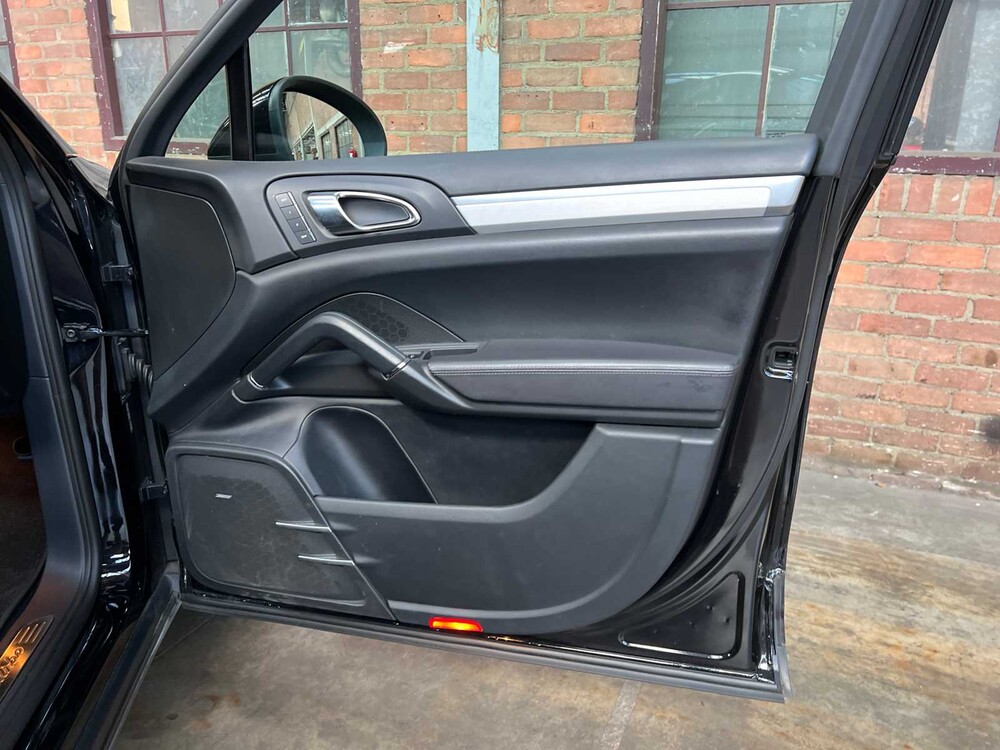 Porsche Cayenne Turbo 4.8 V8 500PS 2012