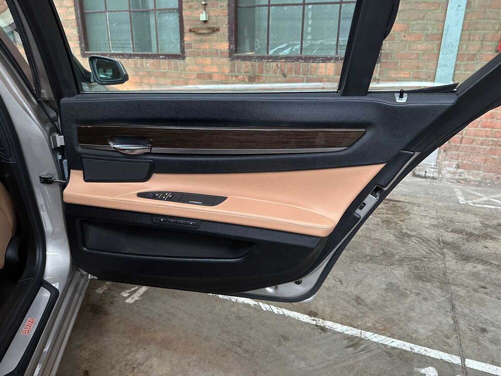 BMW 750Li xDrive 4.4 V8 405PS 2010 7er F02 