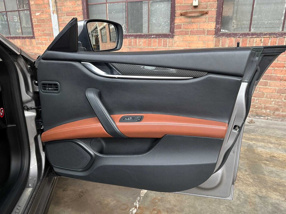 Maserati Ghibli 3.0 V6 S Q4 411PS 2015, SN-156-F