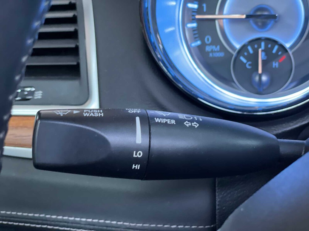 Chrysler 300C LD HEMI Facelift 5.7 V8 367PS 2014