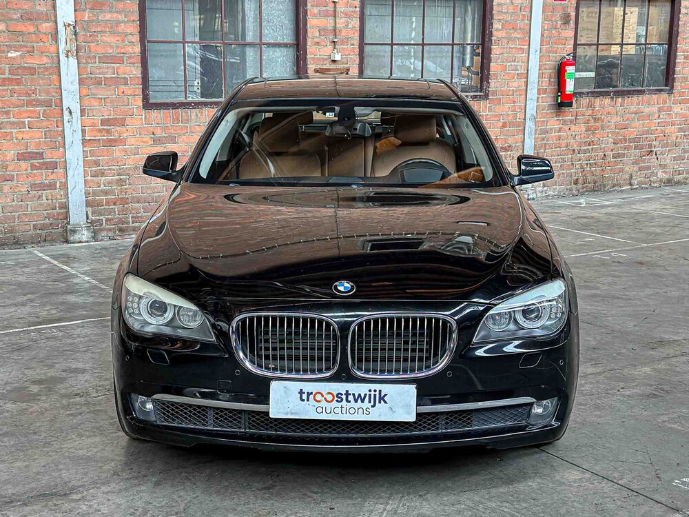 BMW ActiveHybrid7 F04 4.4 V8 465PS 2011