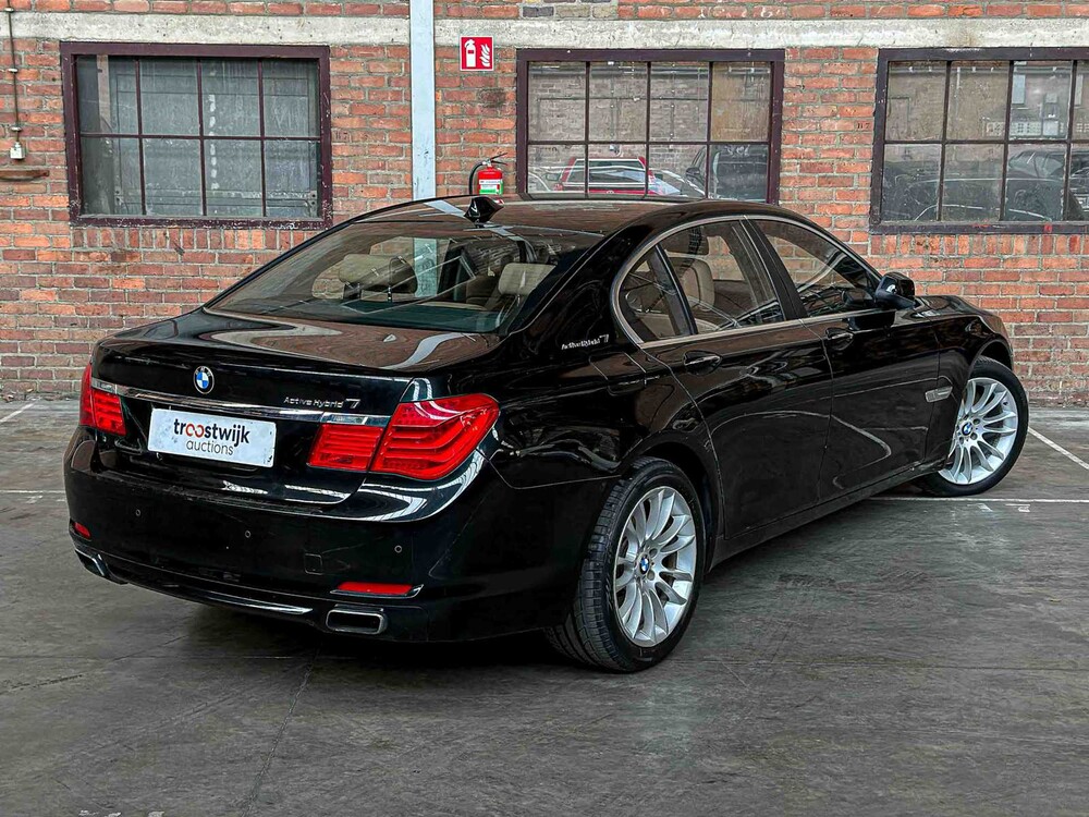 BMW ActiveHybrid7 F04 4.4 V8 465PS 2011