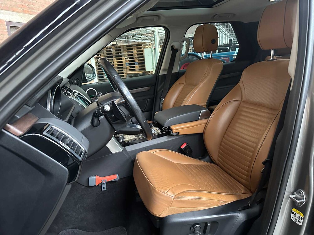 Land Rover Discovery 3.0 Td6 First Edition 7p. 258hp 2017, NT-499-K