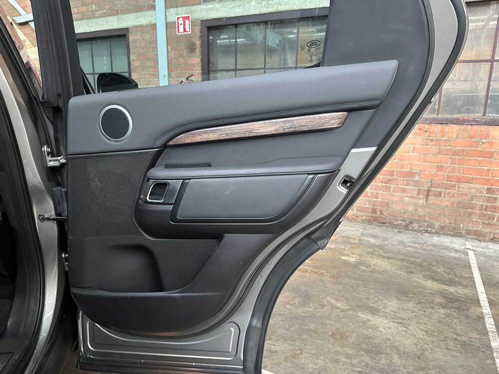 Land Rover Discovery 3.0 Td6 First Edition 7p. 258hp 2017, NT-499-K