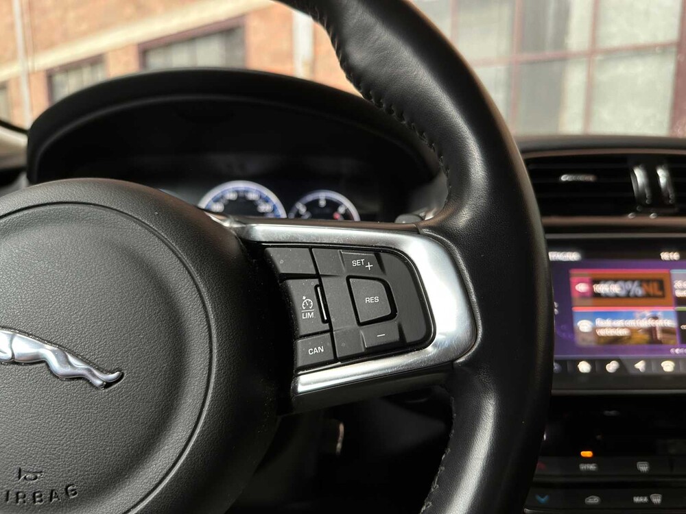 Jaguar F-PACE 2.0 Portfolio AWD 25d 241PS 2017, SV-524-B