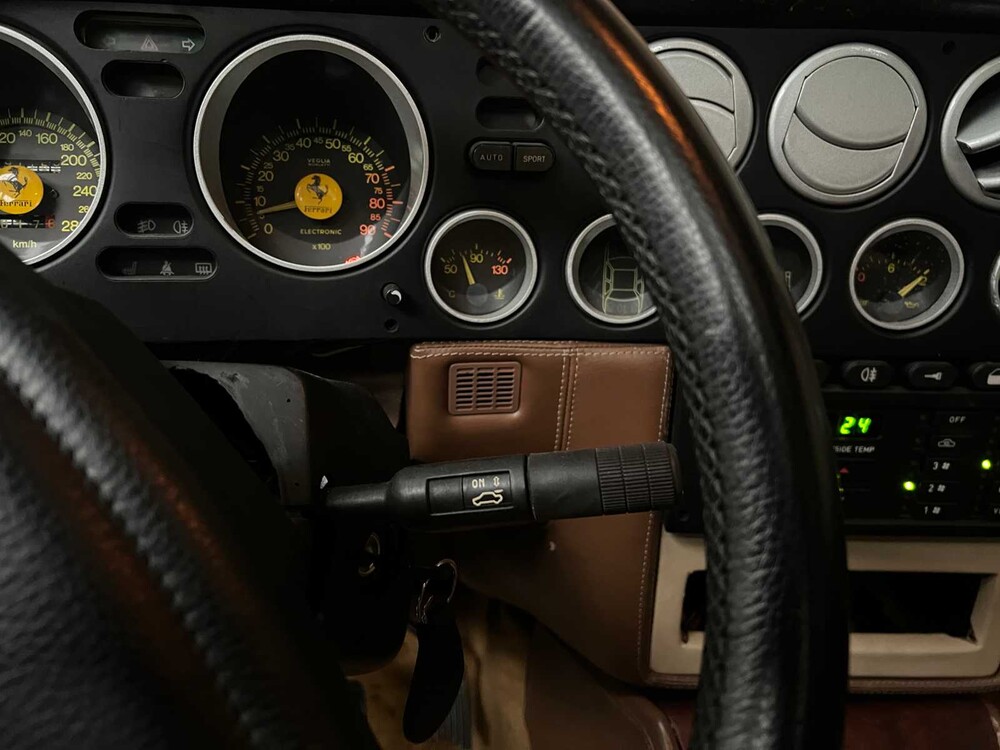 Lancia Thema 8.32 (FERRARI) Limousine 215pk 1975