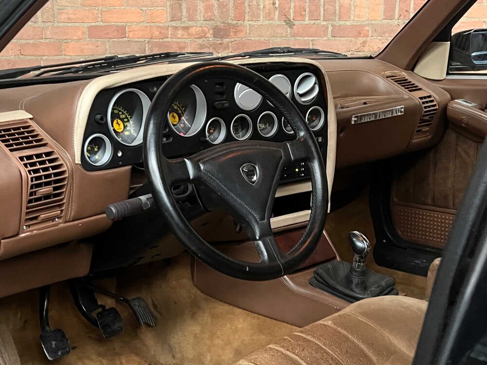 Lancia Thema 8.32 (FERRARI) Limousine 215pk 1975