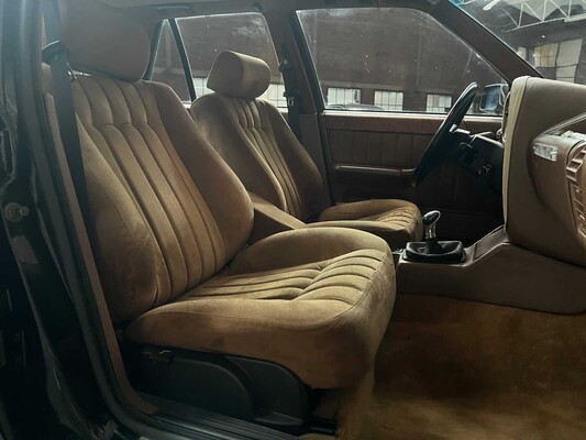 Lancia Thema 8.32 (FERRARI) Limousine 215pk 1975