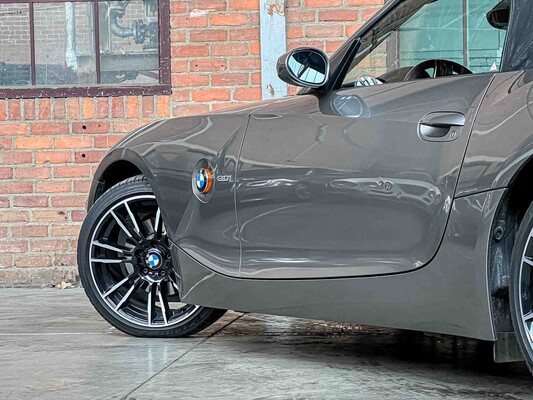 BMW Z4 Roadster 3.0i S 231pk 2004 (Hardtop + Softtop), 36-NV-HZ Youngtimer