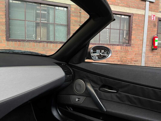 BMW Z4 Roadster 3.0i S 231pk 2004 (Hardtop + Softtop), 36-NV-HZ Youngtimer