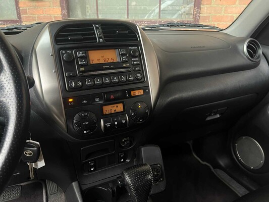 Toyota RAV4 2.0-16V VVT-i Sol (Automaat) 150pk 2004, 76-HFB-9 Youngtimer