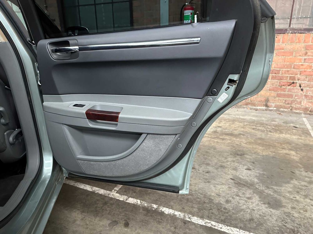 Chrysler 300C HEMI 5.7 V8 340pk 2005 Youngtimer