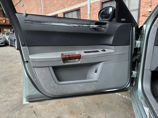 Chrysler 300C HEMI 5.7 V8 340pk 2005 Youngtimer