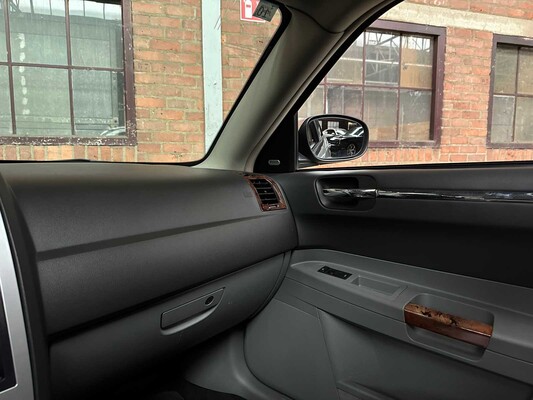 Chrysler 300C HEMI 5.7 V8 340pk 2005 Youngtimer