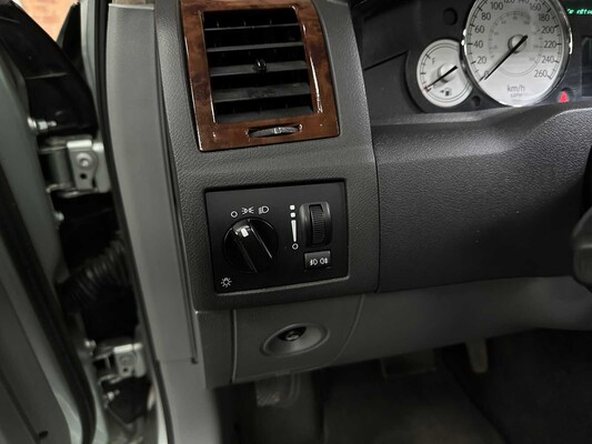 Chrysler 300C HEMI 5.7 V8 340pk 2005 Youngtimer