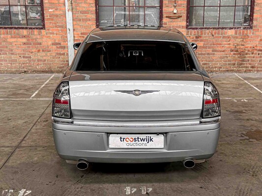 Chrysler 300C HEMI 5.7 V8 340pk 2005 Youngtimer