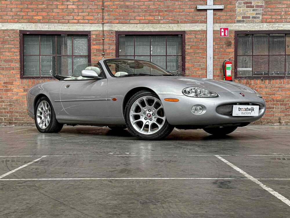 Jaguar XKR 4.0 V8 Convertible 363pk 2001, N-457-KK Youngtimer