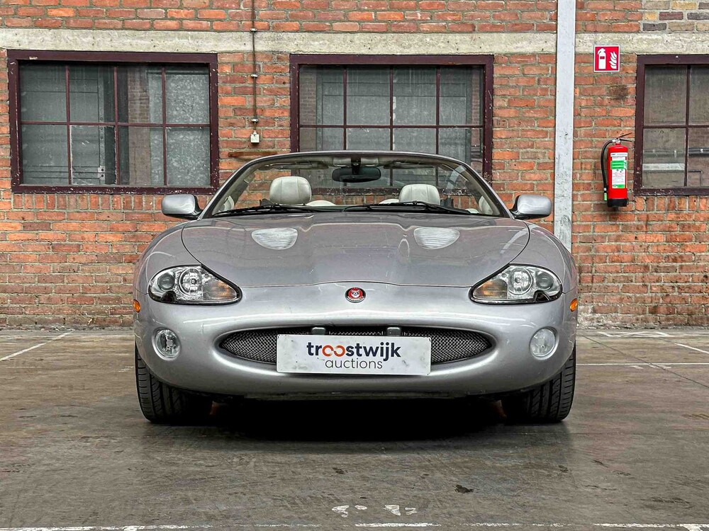 Jaguar XKR 4.0 V8 Convertible 363pk 2001, N-457-KK Youngtimer