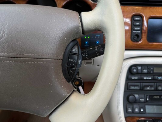 Jaguar XKR 4.0 V8 Convertible 363pk 2001, N-457-KK Youngtimer