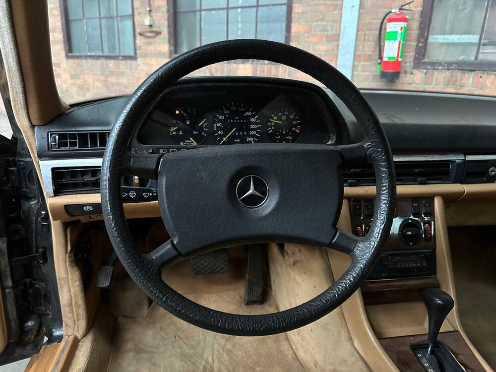 Mercedes-Benz 280 SEL
