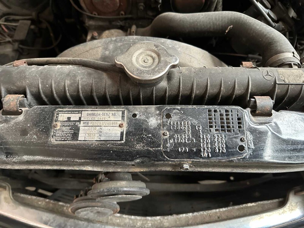 Mercedes-Benz 280 SEL