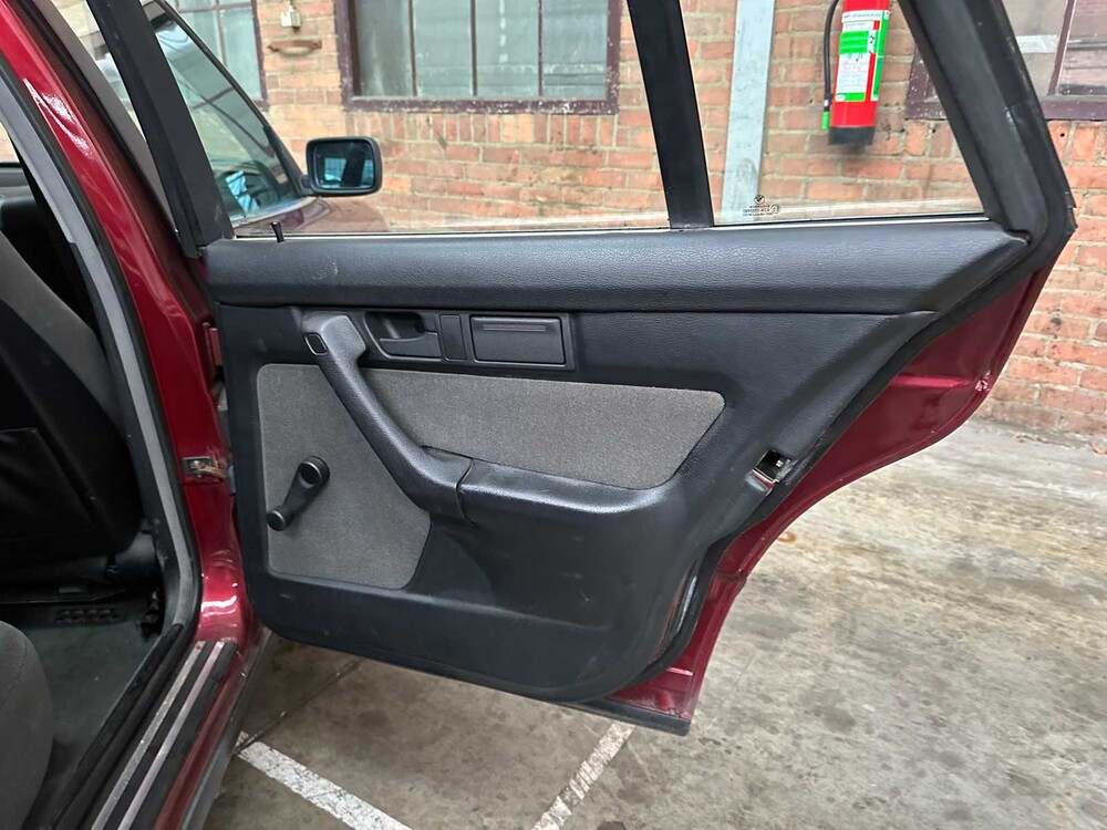 BMW 518i Touring Executive E34 116pk 1994 5-serie, JB-FJ-06 Youngtimer