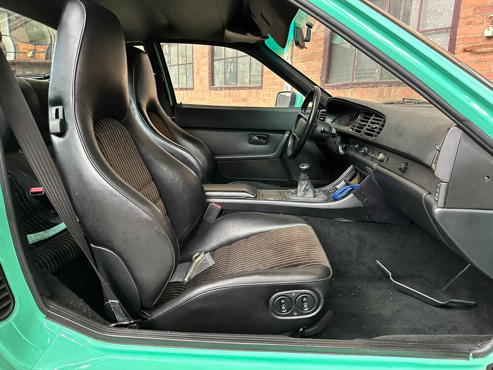 Porsche 944 Turbo 2.5 250pk 1989