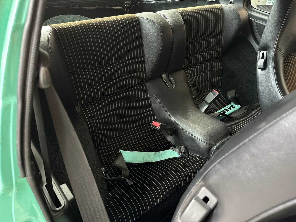 Porsche 944 Turbo 2.5 250pk 1989