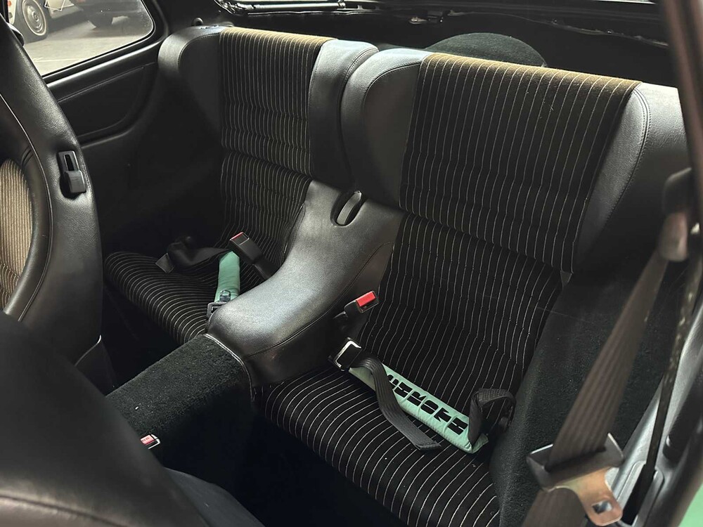 Porsche 944 Turbo 2.5 250pk 1989