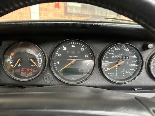 Porsche 911 964 Carrera Cabrio 250pk 1992 Youngtimer