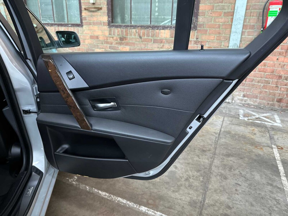 BMW 545i 4.4 V8 333pk 2003 5-serie, G-647-VP