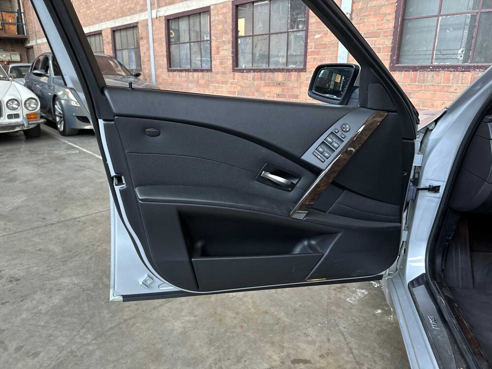 BMW 545i 4.4 V8 333pk 2003 5-serie, G-647-VP