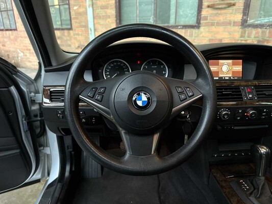 BMW 545i 4.4 V8 333pk 2003 5-serie, G-647-VP