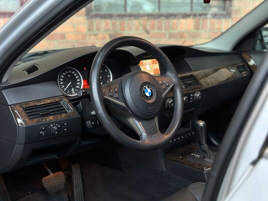 BMW 545i 4.4 V8 333pk 2003 5-serie, G-647-VP