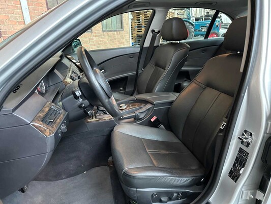 BMW 545i 4.4 V8 333pk 2003 5-serie, G-647-VP