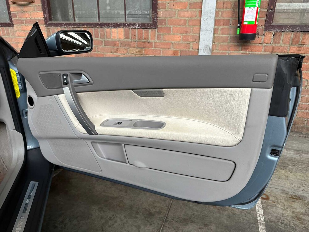 Volvo C70 Convertible 2.4 Summum 140pk 2006, HVR-58-H
